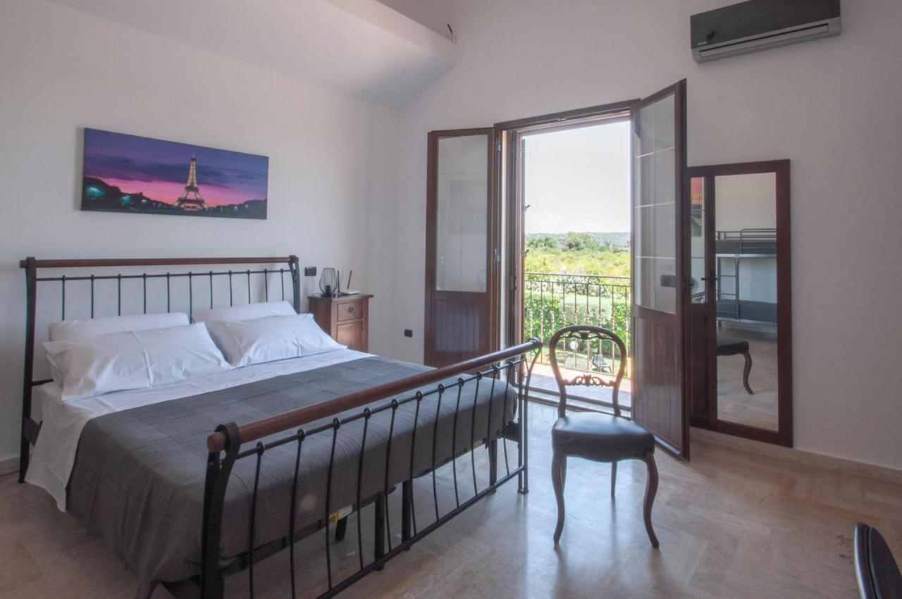 B&B Vittoria House Карлентини Екстериор снимка